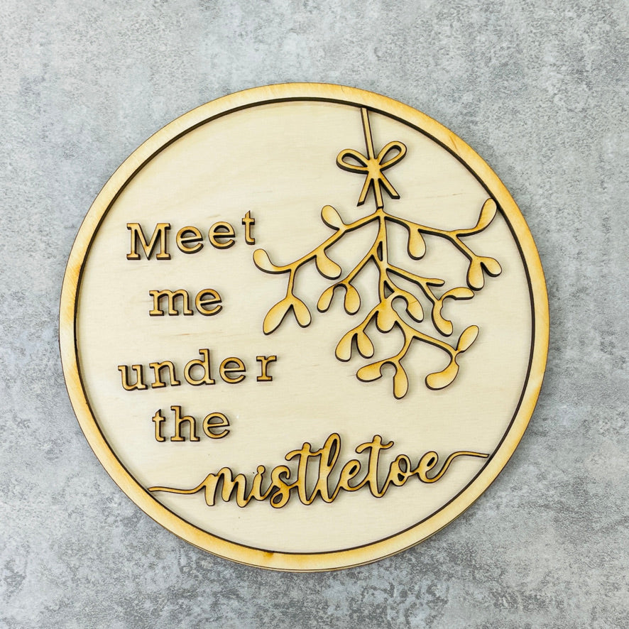 Mistletoe Round